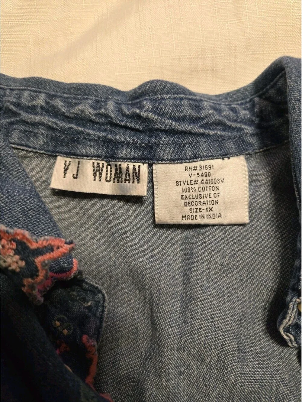 Victoria Jones Denim Shirt Womens XL Embroidered Floral Scalloped Trim Vintage